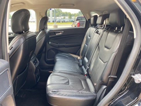 Used 2017 Ford Edge Titanium w/ Technology Package image 11