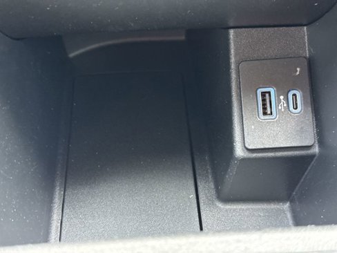 Used 2022 Ford Edge SEL image 23