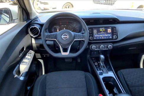 Used 2024 Nissan Kicks SV image 5