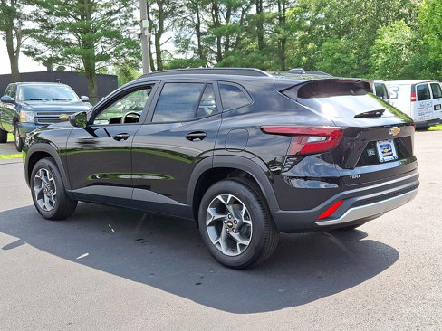 New 2025 Chevrolet Trax LT w/ Sunroof Package image 11