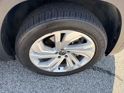 Certified 2021 Volkswagen Atlas SE w/ Panoramic Sunroof Package image 14