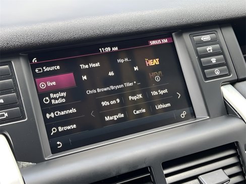 Used 2019 Land Rover Discovery Sport SE image 25