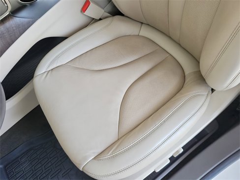 Used 2019 Lincoln Nautilus Select image 19