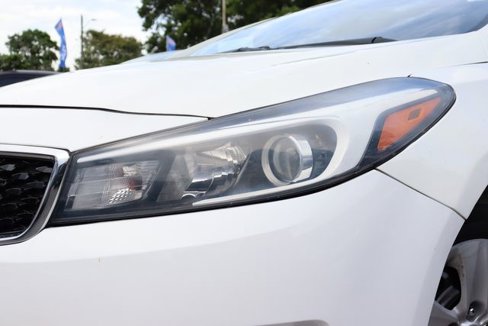 Used 2017 Kia Forte LX image 2