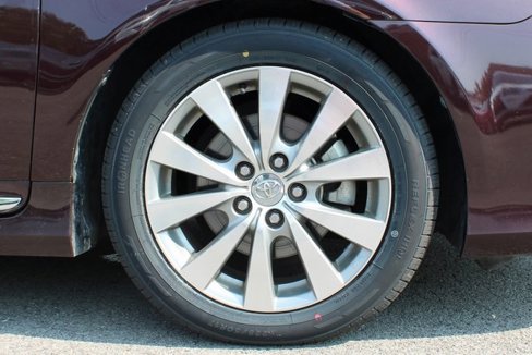 Used 2012 Toyota Avalon Limited image 44