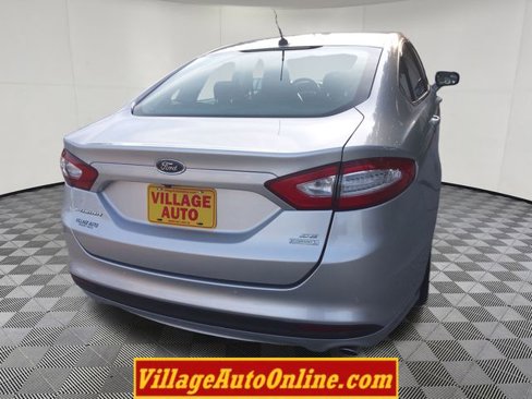 Used 2016 Ford Fusion SE w/ Equipment Group 202A image 13