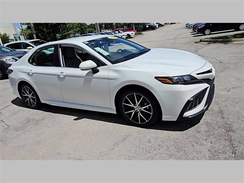 Used 2023 Toyota Camry SE image 27