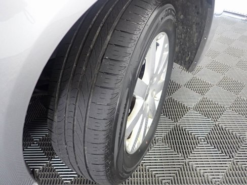 Used 2016 Chrysler Town & Country Touring image 34
