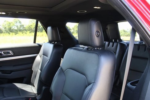 Used 2018 Ford Explorer XLT w/ Equipment Group 202A image 29