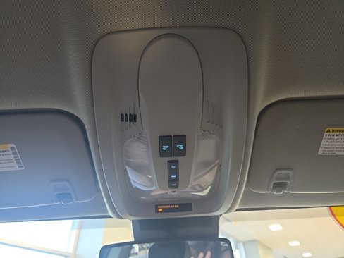 Used 2015 Chevrolet Equinox LT w/ Driver Convenience Package image 28