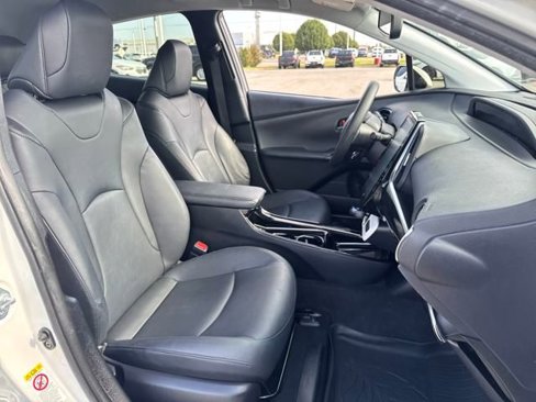 Used 2017 Toyota Prius Prime image 14