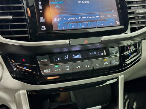 Used 2016 Honda Accord EX-L image 18