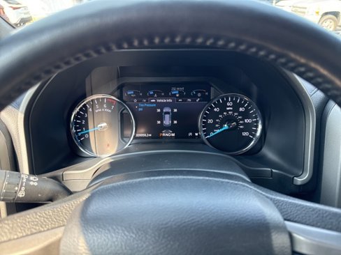 Used 2021 Ford Expedition XLT image 16