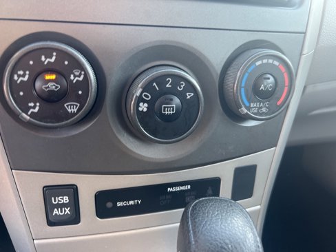 Used 2013 Toyota Corolla LE image 34