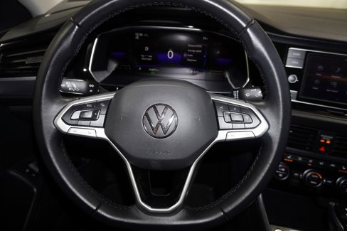 Certified 2023 Volkswagen Jetta SE w/ Panoramic Sunroof Package image 15