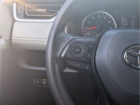 Used 2021 Toyota RAV4 XLE image 20
