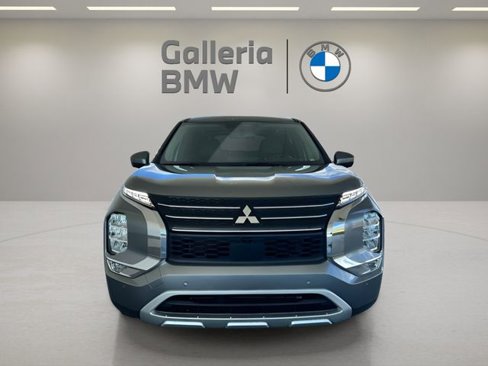 Used 2024 Mitsubishi Outlander SE image 3