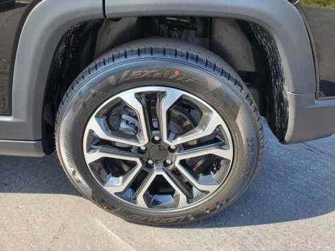 Used 2022 Jeep Compass Limited image 27