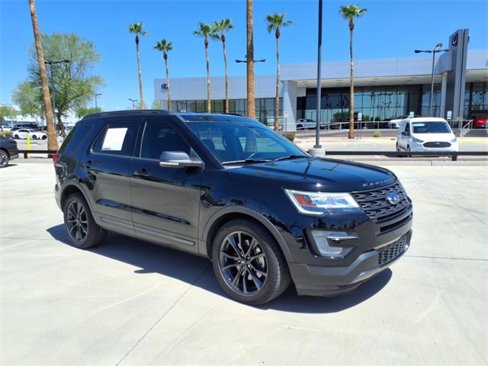 Used 2017 Ford Explorer XLT w/ Equipment Group 202A image 2