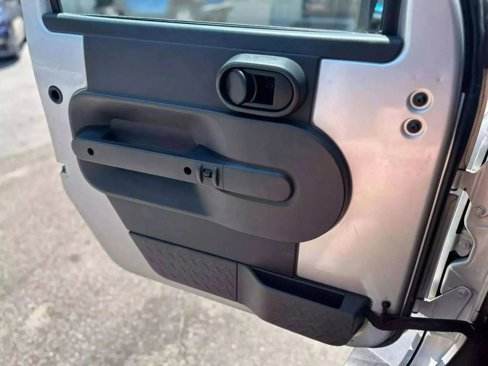 Used 2007 Jeep Wrangler Unlimited Sahara image 18