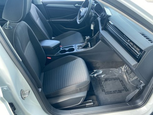 Certified 2025 Volkswagen Jetta S image 22