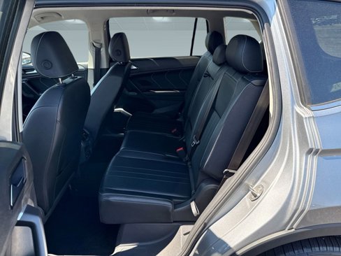 Used 2024 Volkswagen Tiguan SE image 13