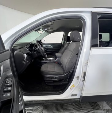 Used 2019 Chevrolet Traverse LT image 9