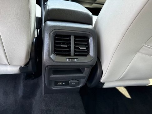 Used 2020 Volkswagen Tiguan SEL image 15