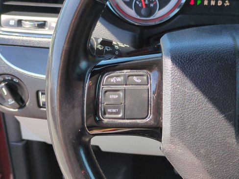Used 2020 Dodge Grand Caravan SXT image 18