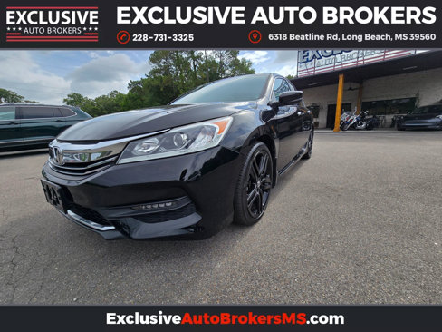 Used 2017 Honda Accord Sport image 2