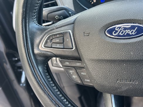Used 2019 Ford Escape SE image 15