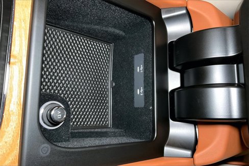 Used 2024 Bentley Bentayga image 36