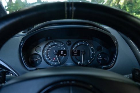 Used 2018 Aston Martin Vanquish S image 13