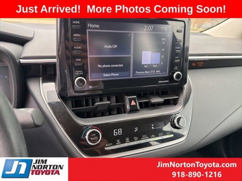 Used 2022 Toyota Corolla LE image 12