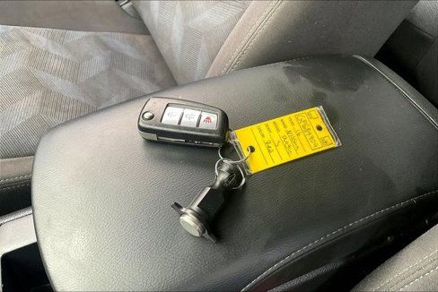 Used 2016 Nissan Rogue S image 10