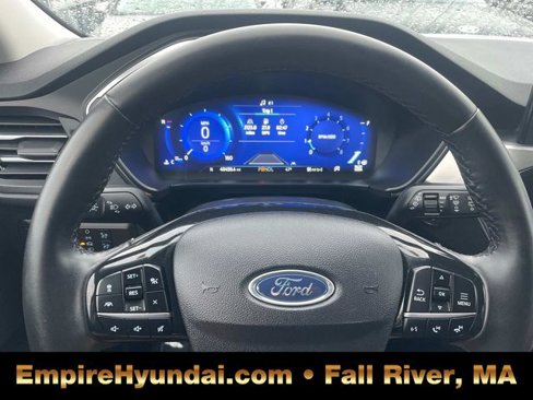 Used 2022 Ford Escape Titanium image 29