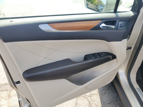 Used 2017 Lincoln MKC Select w/ Select Plus Package image 10