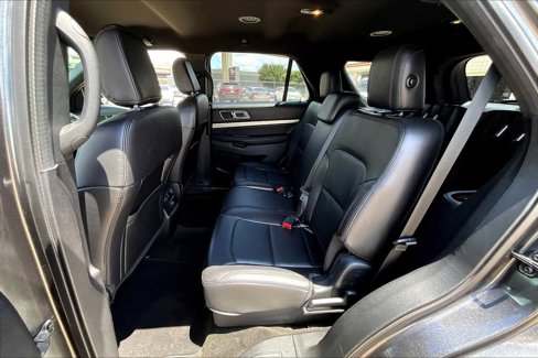 Used 2018 Ford Explorer XLT w/ Equipment Group 202A image 17