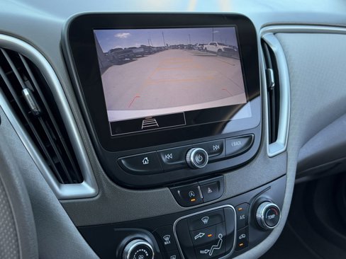 Used 2022 Chevrolet Malibu LS w/ Driver Confidence Package II image 21