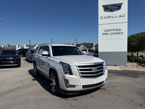 Used 2016 Cadillac Escalade Premium image 3