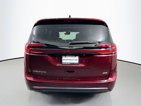 Used 2023 Chrysler Pacifica Pinnacle image 5