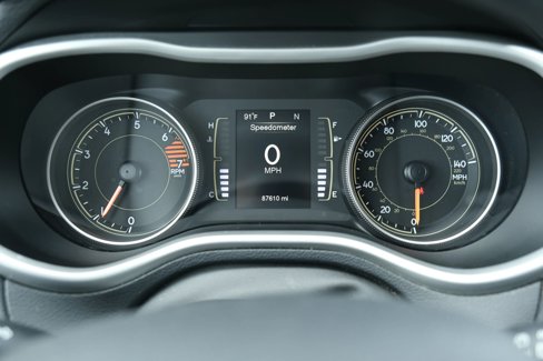 Used 2016 Jeep Cherokee Sport image 39