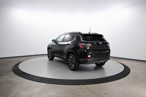 Certified 2022 Jeep Compass Limited image 8