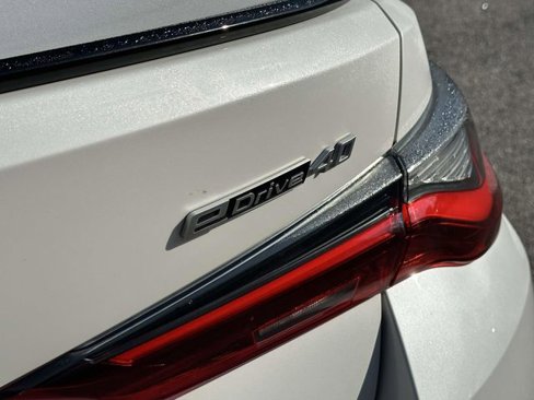 Certified 2023 BMW i4 eDrive40 w/ M Sport Package image 19