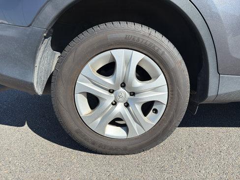 Used 2014 Toyota RAV4 LE image 9