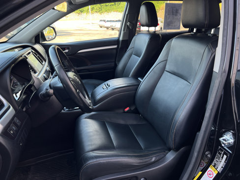 Used 2017 Toyota Highlander XLE image 9