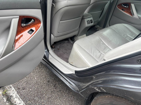 Used 2011 Toyota Camry XLE image 19