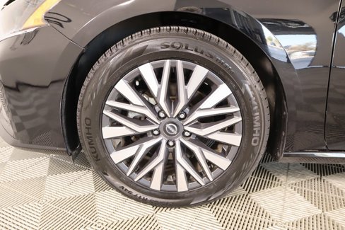 Used 2024 Nissan Altima 2.5 SV image 16