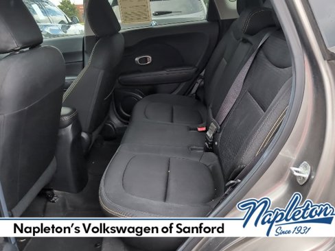 Used 2015 Kia Soul + image 19