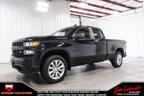 Used 2020 Chevrolet Silverado 1500 Custom w/ Custom Value Package image 3